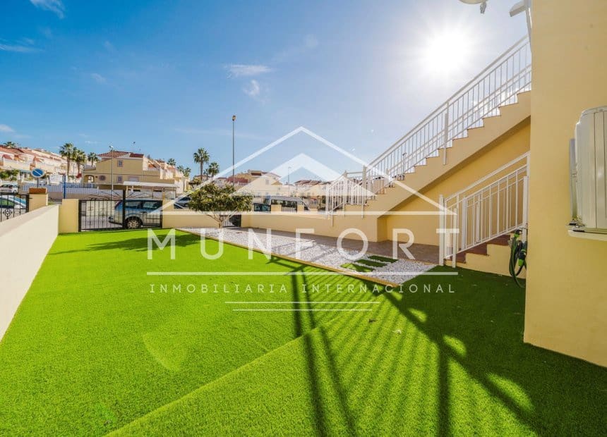 2 bedroom Bungalow for sale in Villamartin with pool - € 189,000 (Ref: 9861352)