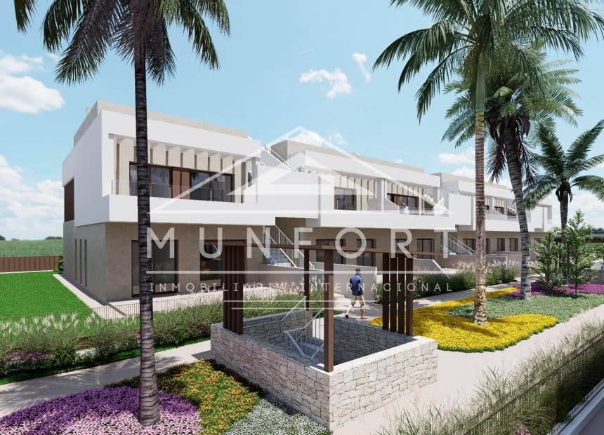 3 quarto Bungalow para venda em Los Alcazares com piscina - 350 000 € (Ref: 9865543)
