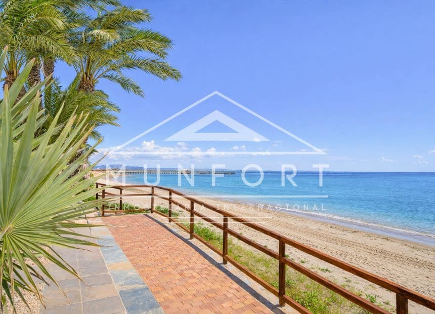 2 bedroom Apartment for sale in Los Urrutias - € 145,000 (Ref: 9866158)