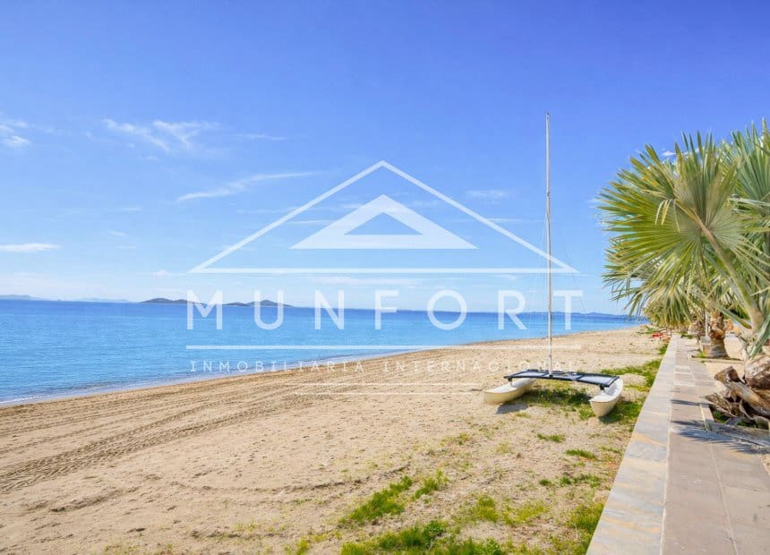 2 bedroom Apartment for sale in Los Urrutias - € 145,000 (Ref: 9866158)
