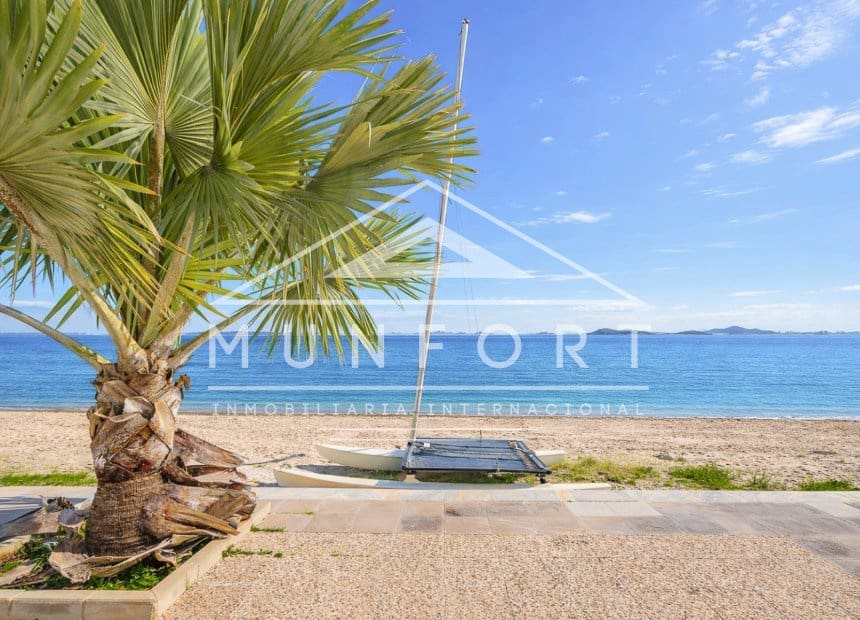 2 bedroom Apartment for sale in Los Urrutias - € 145,000 (Ref: 9866158)