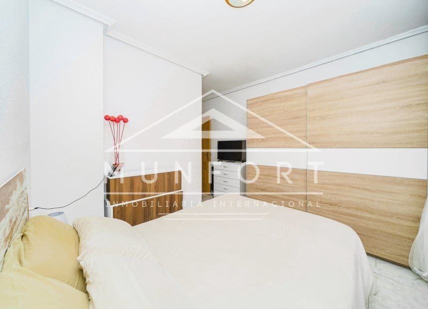 2 soveværelse Lejlighed til salg i Torrevieja med swimmingpool - € 155.000 (Ref: 9879761)