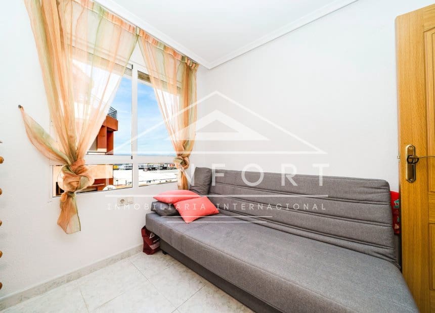 2 soveværelse Lejlighed til salg i Torrevieja med swimmingpool - € 155.000 (Ref: 9879761)
