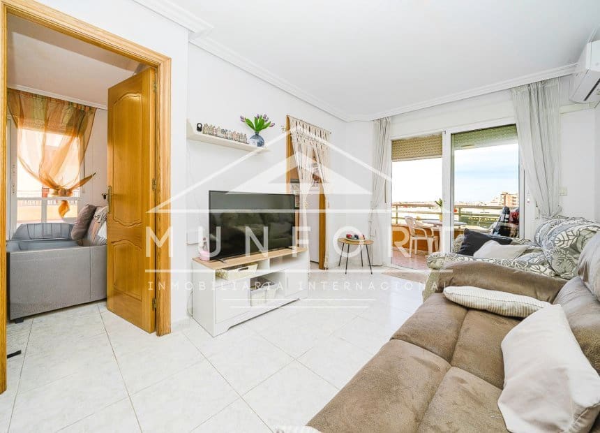 2 soveværelse Lejlighed til salg i Torrevieja med swimmingpool - € 155.000 (Ref: 9879761)