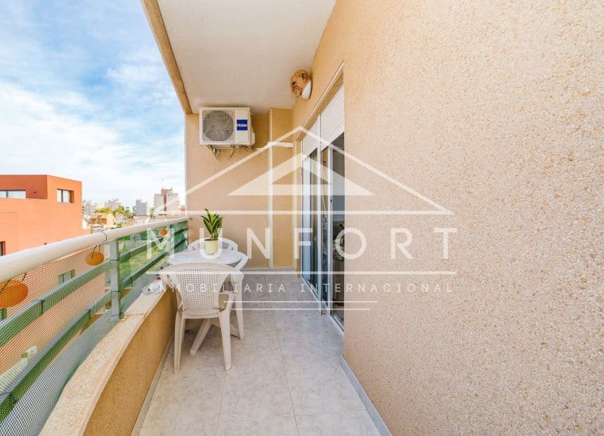 2 soveværelse Lejlighed til salg i Torrevieja med swimmingpool - € 155.000 (Ref: 9879761)