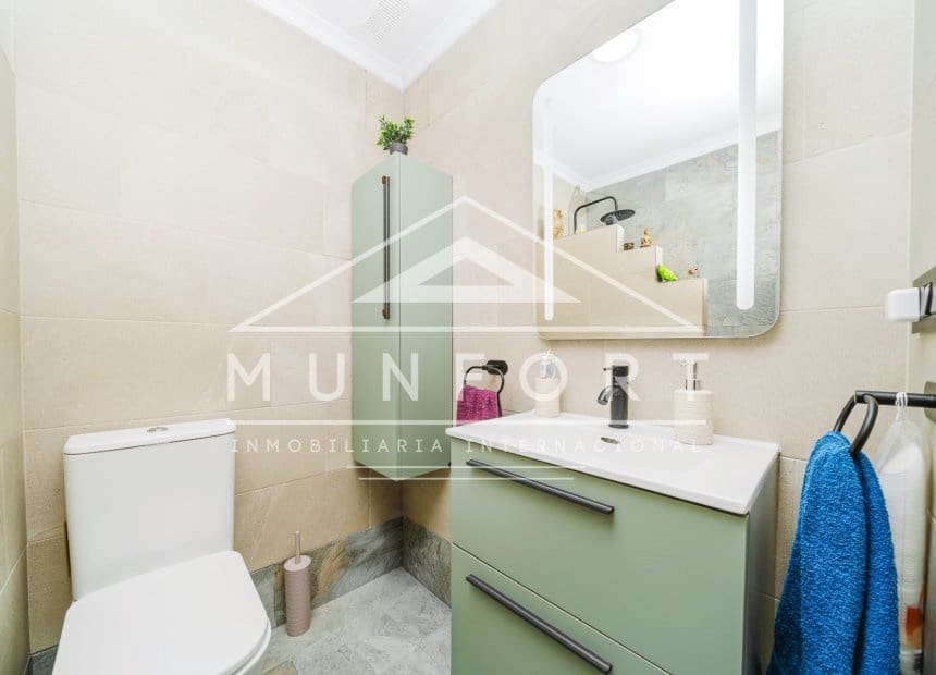 2 soveværelse Lejlighed til salg i Torrevieja med swimmingpool - € 155.000 (Ref: 9879761)