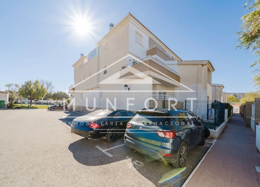 2 soverom Bungalow til salgs i San Cayetano med svømmebasseng - € 139 000 (Ref: 9879762)