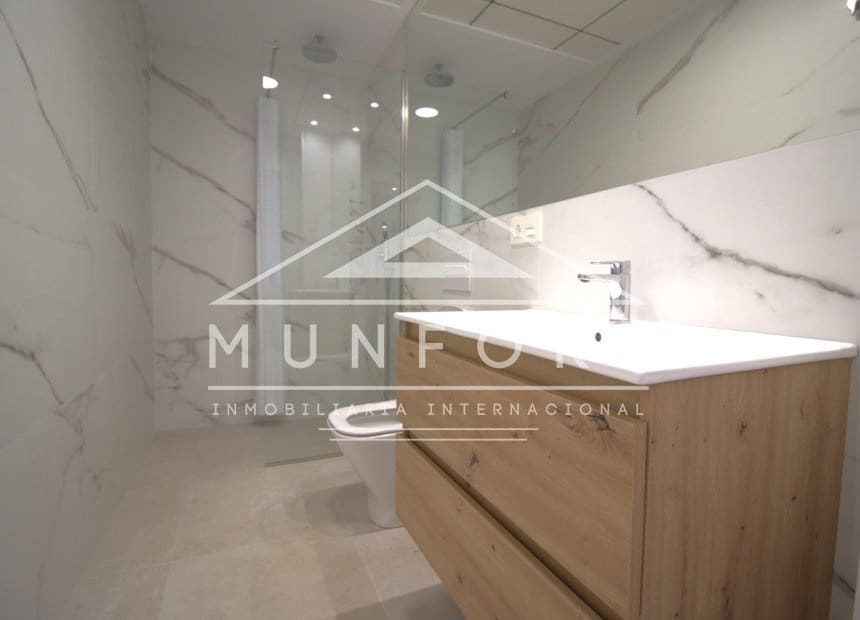 Apartamento de 2 habitaciones en Los Alcázares en venta con piscina - 260.000 € (Ref: 9882627)