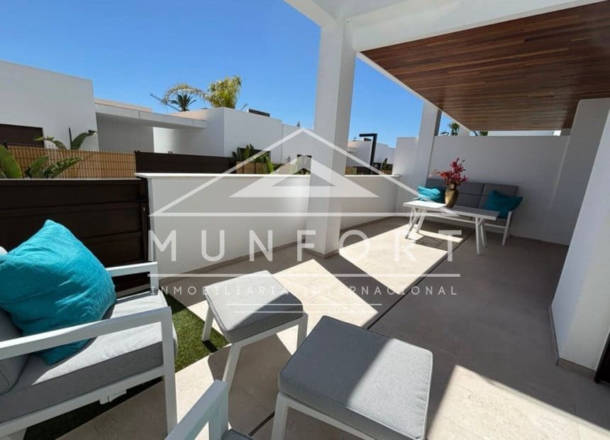 Apartamento de 2 habitaciones en Los Alcázares en venta con piscina - 260.000 € (Ref: 9882627)