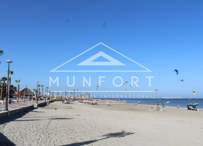 Apartamento de 2 habitaciones en Los Alcázares en venta con piscina - 260.000 € (Ref: 9882627)