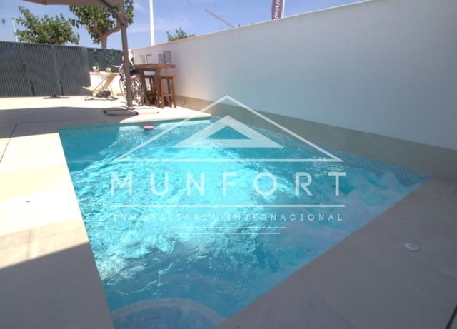 3 soveværelse Rækkehus til salg i San Pedro del Pinatar ciudad, San Pedro del Pinatar med swimmingpool - € 399.900 (Ref: 9882629)