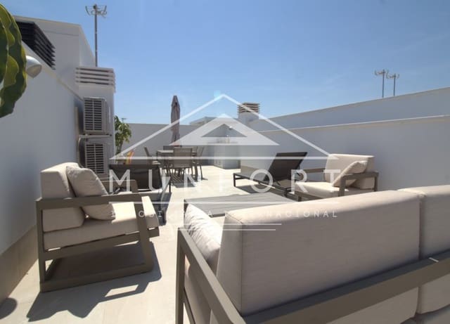 3 soveværelse Rækkehus til salg i San Pedro del Pinatar ciudad, San Pedro del Pinatar med swimmingpool - € 399.900 (Ref: 9882629)