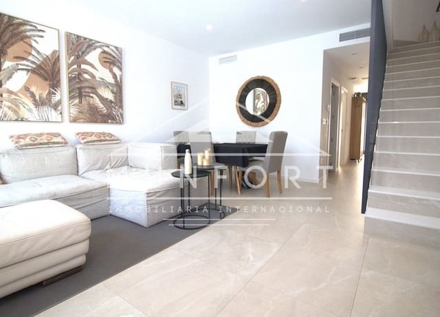 3 soveværelse Rækkehus til salg i San Pedro del Pinatar ciudad, San Pedro del Pinatar med swimmingpool - € 399.900 (Ref: 9882629)