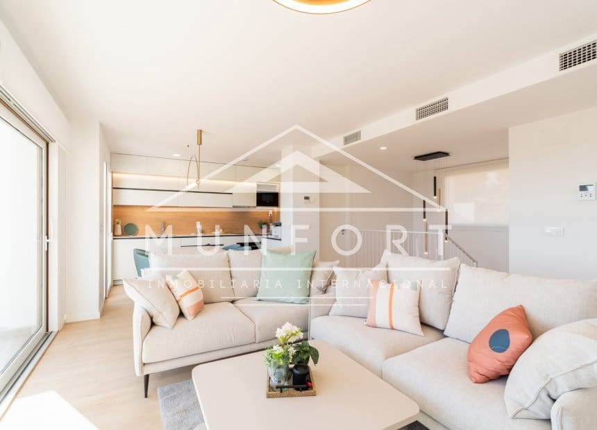 3 soveværelse Semi-Rækkehus til salg i La Nucia med swimmingpool - € 469.000 (Ref: 9883695)