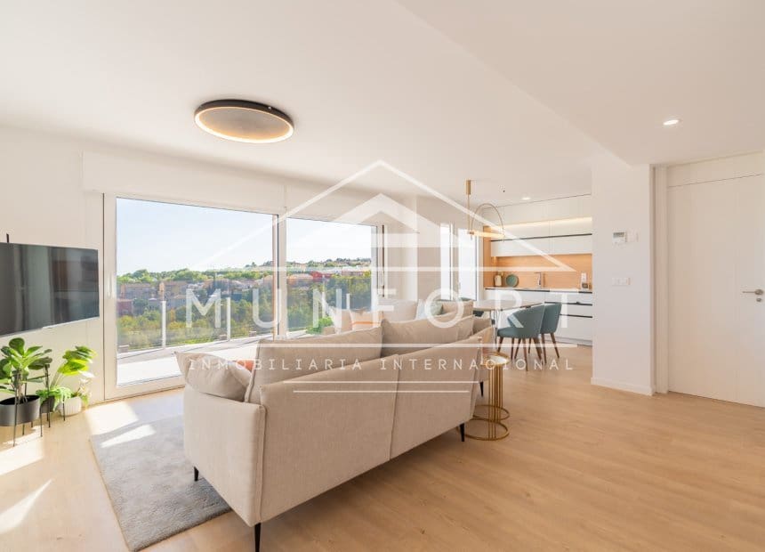 3 soveværelse Semi-Rækkehus til salg i La Nucia med swimmingpool - € 469.000 (Ref: 9883695)