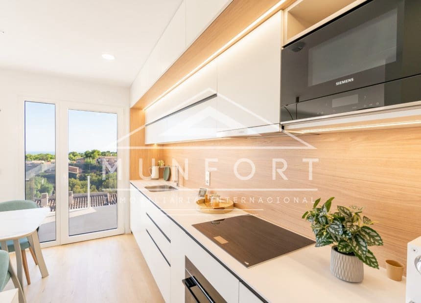 3 soveværelse Semi-Rækkehus til salg i La Nucia med swimmingpool - € 469.000 (Ref: 9883695)