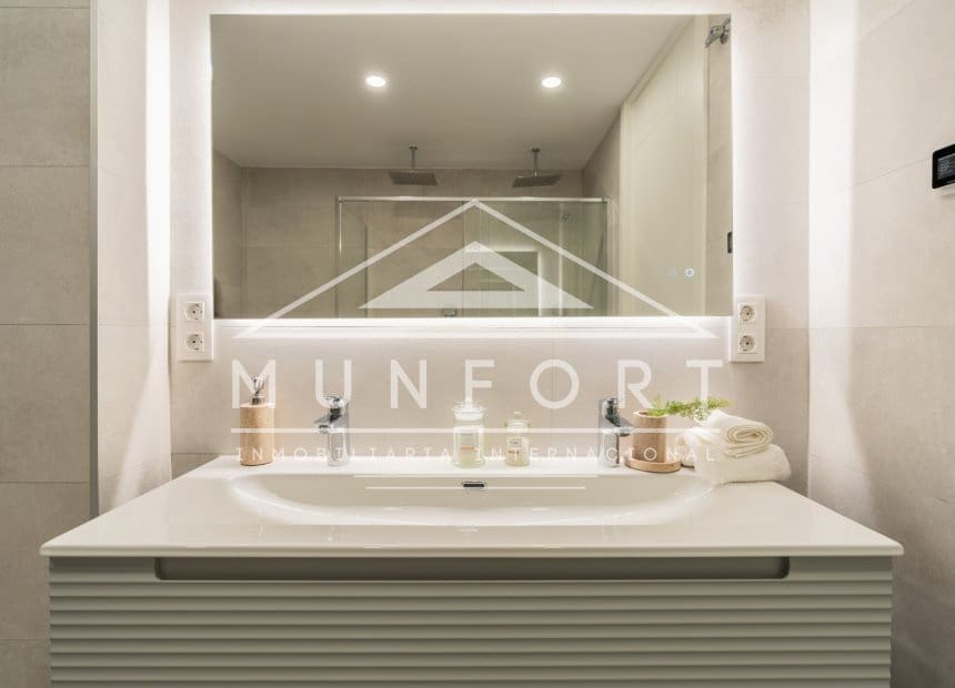 3 soveværelse Semi-Rækkehus til salg i La Nucia med swimmingpool - € 469.000 (Ref: 9883695)