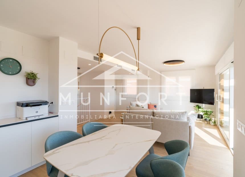 3 soveværelse Semi-Rækkehus til salg i La Nucia med swimmingpool - € 469.000 (Ref: 9883695)