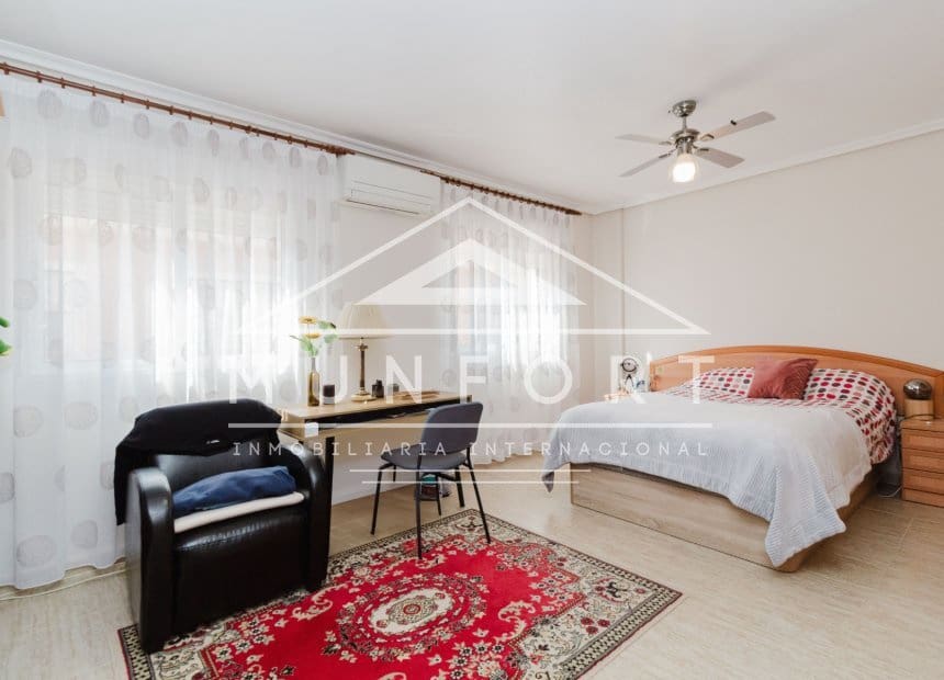 3 bedroom Terraced Villa for sale in Los Alcazares - € 275,000 (Ref: 9889451)