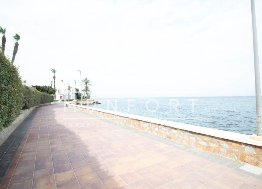 2 soverom Leilighet til salgs i La Manga del Mar Menor med svømmebasseng - € 239 000 (Ref: 9889536)