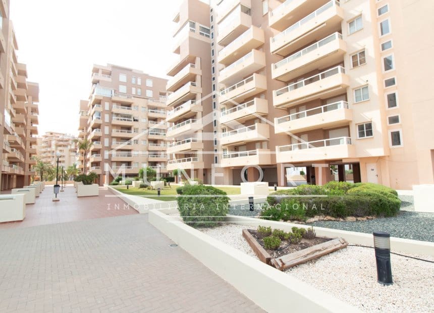 2 soverom Leilighet til salgs i La Manga del Mar Menor med svømmebasseng - € 239 000 (Ref: 9889536)