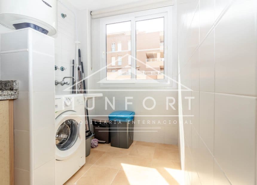 2 soverom Leilighet til salgs i La Manga del Mar Menor med svømmebasseng - € 239 000 (Ref: 9889536)