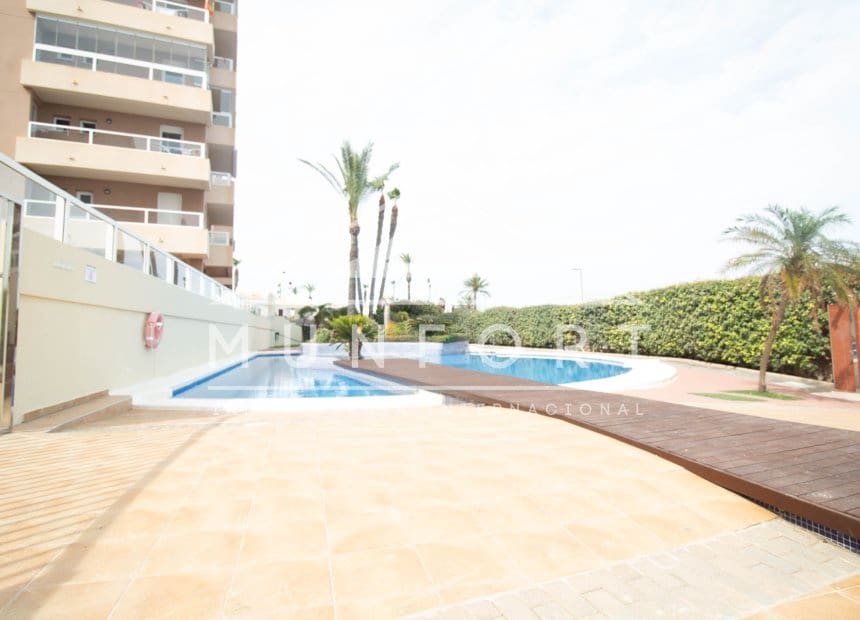 2 soverom Leilighet til salgs i La Manga del Mar Menor med svømmebasseng - € 239 000 (Ref: 9889536)