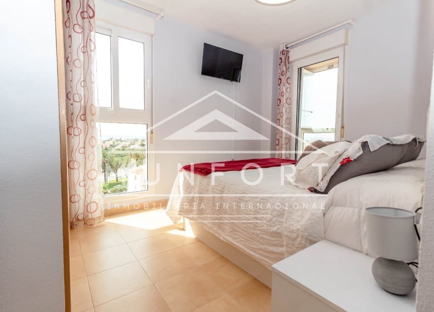 2 soverom Leilighet til salgs i La Manga del Mar Menor med svømmebasseng - € 239 000 (Ref: 9889536)