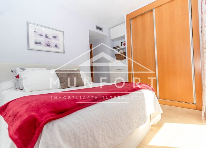 2 soverom Leilighet til salgs i La Manga del Mar Menor med svømmebasseng - € 239 000 (Ref: 9889536)