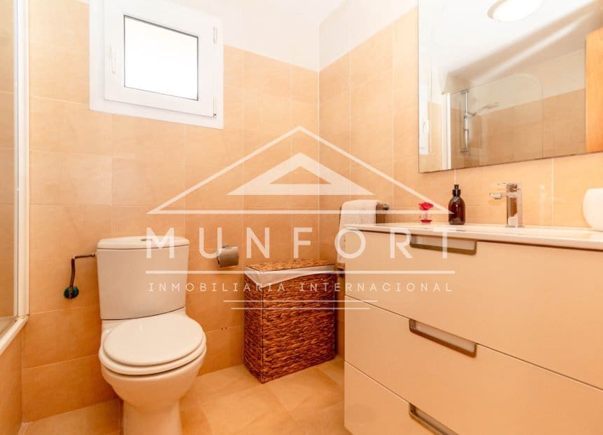 2 soverom Leilighet til salgs i La Manga del Mar Menor med svømmebasseng - € 239 000 (Ref: 9889536)