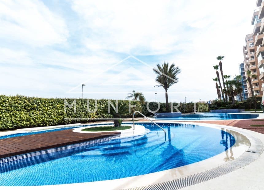 2 soverom Leilighet til salgs i La Manga del Mar Menor med svømmebasseng - € 239 000 (Ref: 9889536)