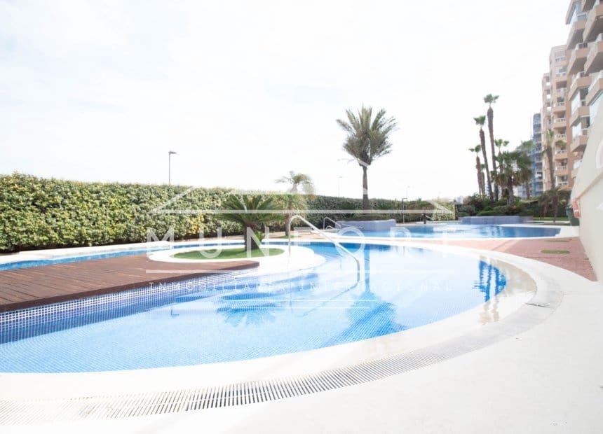2 soverom Leilighet til salgs i La Manga del Mar Menor med svømmebasseng - € 239 000 (Ref: 9889536)