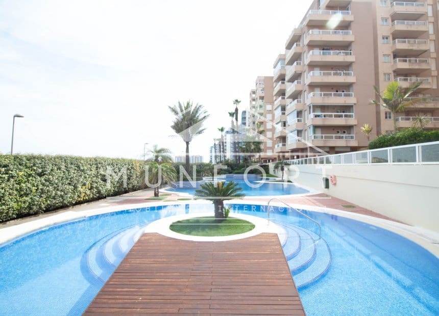2 soverom Leilighet til salgs i La Manga del Mar Menor med svømmebasseng - € 239 000 (Ref: 9889536)
