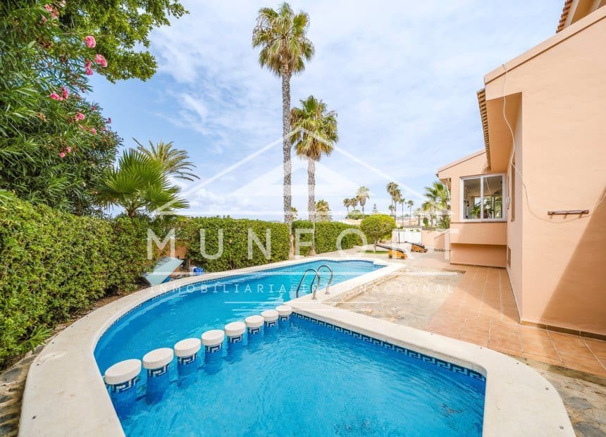 10 soveværelse Villa til salg i La Manga del Mar Menor med swimmingpool - € 1.325.000 (Ref: 9891057)