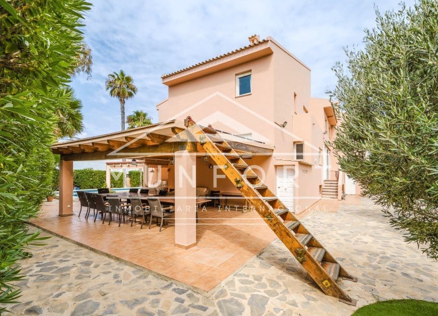 10 soveværelse Villa til salg i La Manga del Mar Menor med swimmingpool - € 1.325.000 (Ref: 9891057)