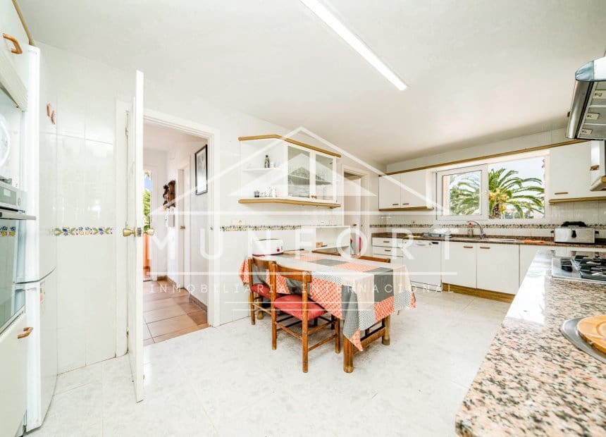 10 soveværelse Villa til salg i La Manga del Mar Menor med swimmingpool - € 1.325.000 (Ref: 9891057)