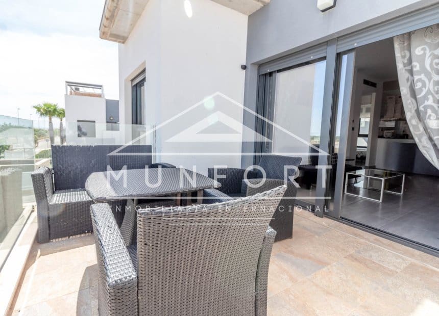 2 soverom Bungalow til salgs i Pilar de la Horadada med svømmebasseng - € 295 000 (Ref: 9891059)
