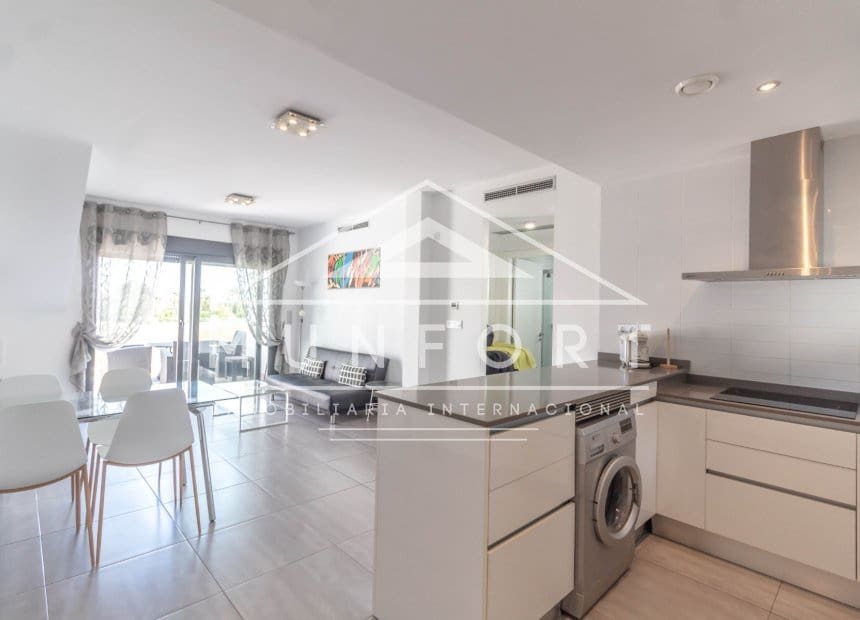 2 soverom Bungalow til salgs i Pilar de la Horadada med svømmebasseng - € 295 000 (Ref: 9891059)