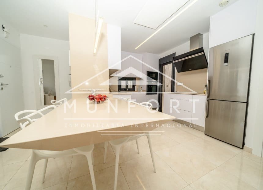 Chalet de 3 habitaciones en San Miguel de Salinas en venta con piscina - 399.000 € (Ref: 9891229)
