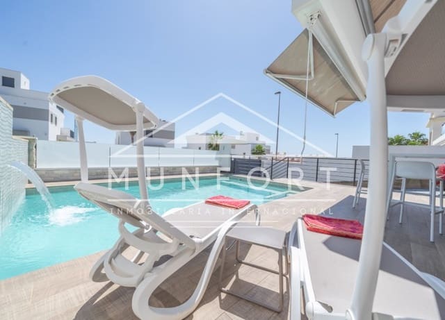 Chalet de 3 habitaciones en San Miguel de Salinas en venta con piscina - 399.000 € (Ref: 9891229)