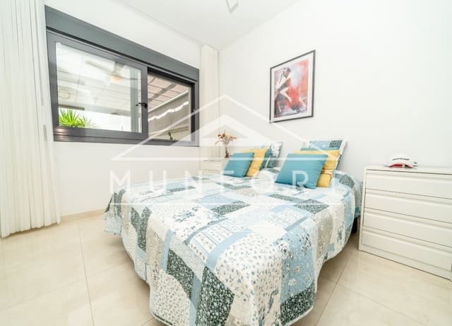 Chalet de 3 habitaciones en San Miguel de Salinas en venta con piscina - 399.000 € (Ref: 9891229)