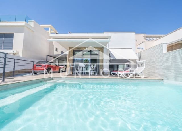 Chalet de 3 habitaciones en San Miguel de Salinas en venta con piscina - 399.000 € (Ref: 9891229)