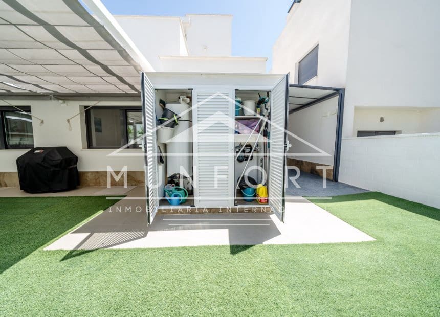 Chalet de 3 habitaciones en San Miguel de Salinas en venta con piscina - 399.000 € (Ref: 9891229)
