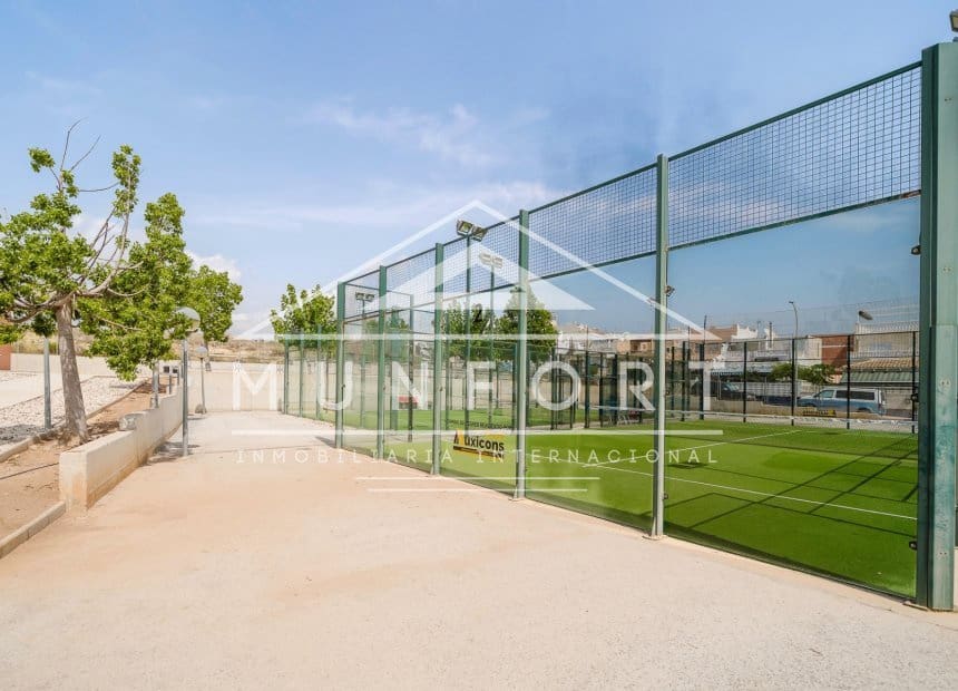 Chalet de 3 habitaciones en San Miguel de Salinas en venta con piscina - 399.000 € (Ref: 9891229)