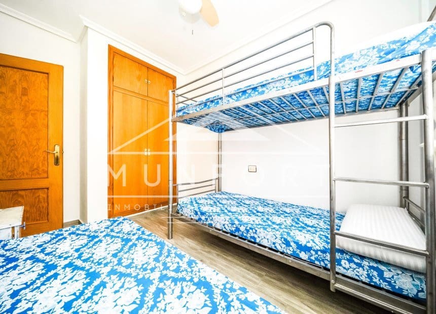 Casa de 3 habitaciones en Los Cuarteros en alquiler - 850 € (Ref: 9892975)