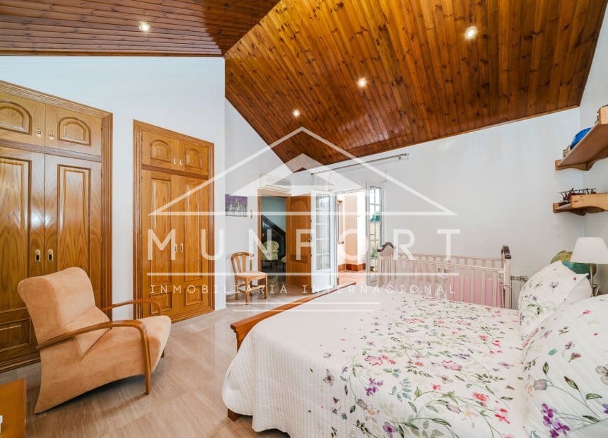 Chalet de 4 habitaciones en Santiago de la Ribera en venta - 650.000 € (Ref: 9893233)