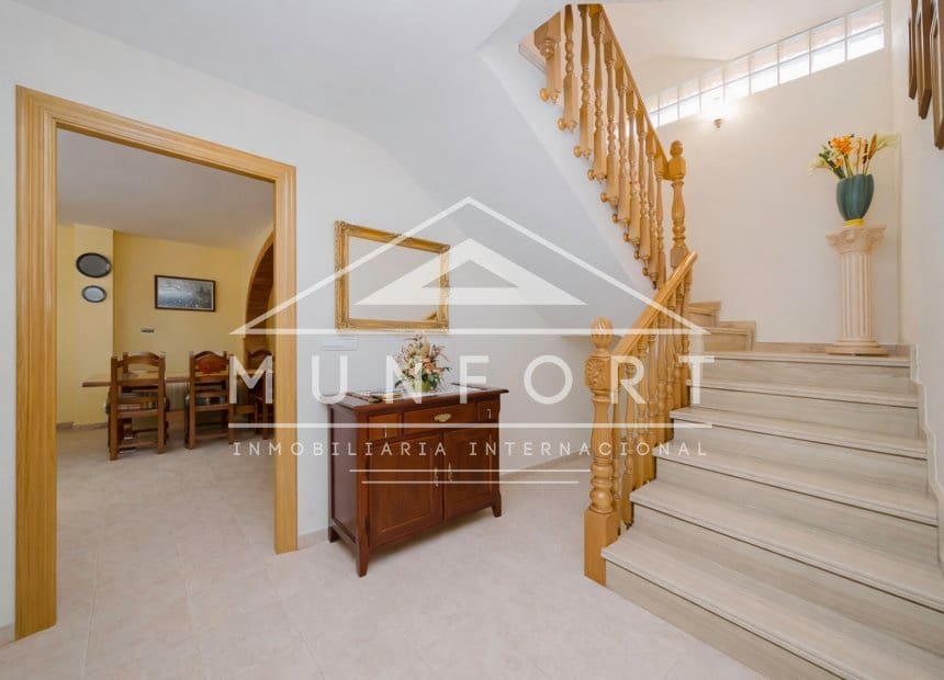 Chalet de 4 habitaciones en Santiago de la Ribera en venta - 650.000 € (Ref: 9893233)