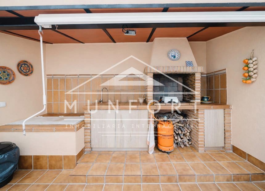 Chalet de 4 habitaciones en Santiago de la Ribera en venta - 650.000 € (Ref: 9893233)