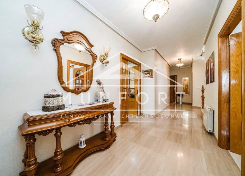 Chalet de 4 habitaciones en Santiago de la Ribera en venta - 650.000 € (Ref: 9893233)