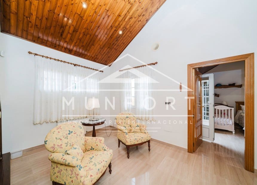 Chalet de 4 habitaciones en Santiago de la Ribera en venta - 650.000 € (Ref: 9893233)